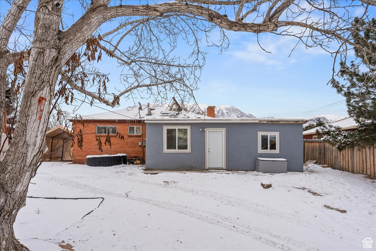 Orem, Utah 84058, United States, 5 Bedrooms Bedrooms, ,2 BathroomsBathrooms,Residential,Active,192002