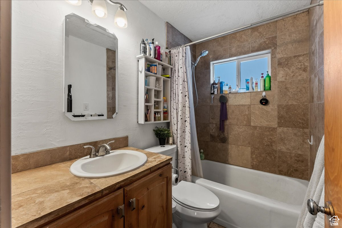 Orem, Utah 84058, United States, 5 Bedrooms Bedrooms, ,2 BathroomsBathrooms,Residential,Active,192002