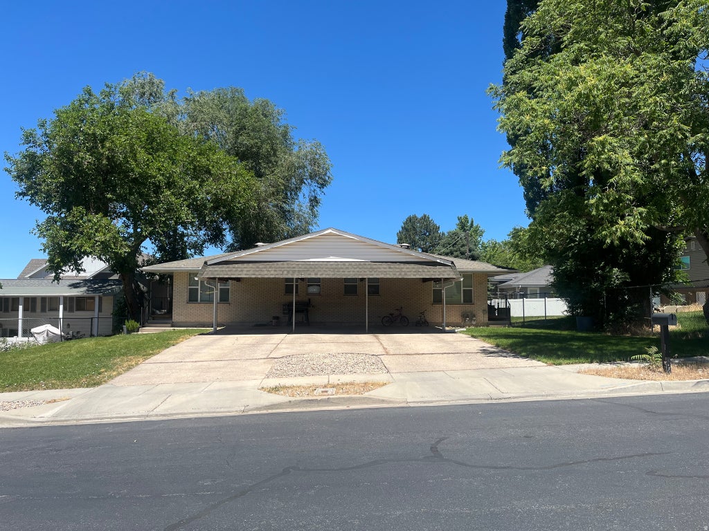 Photo of 804 W 4050 S, Bountiful, UT 84010 (MLS # 2166757)