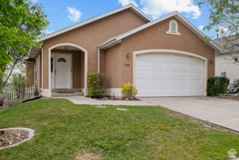 Photo of 1048 S SLATE CANYON DR, Provo, UT 84606 (MLS # 2154150)