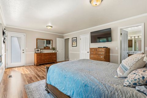 Tiny photo for 674 E 3525 N, North Ogden, UT 84414 (MLS # 2156958)