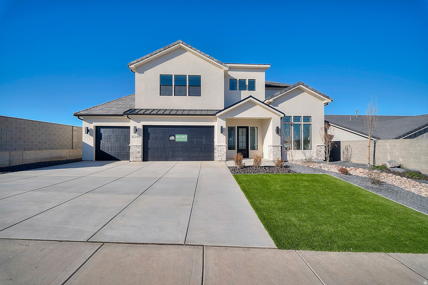 DESERT HORIZON - Residential