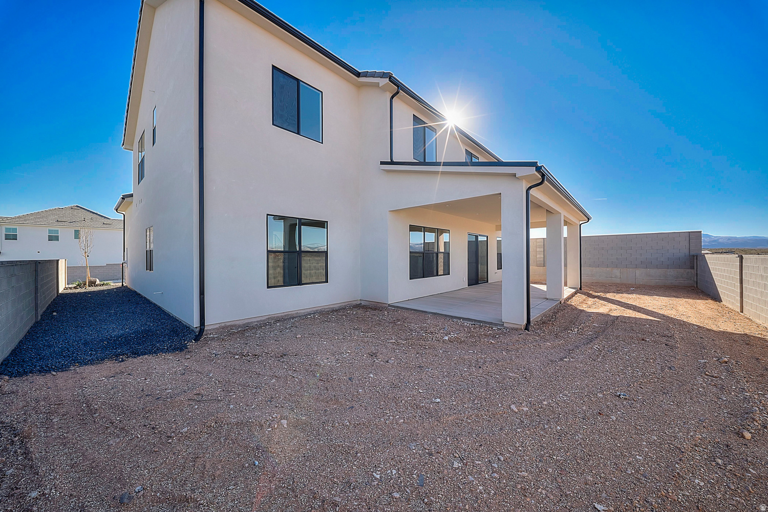 DESERT HORIZON - Residential