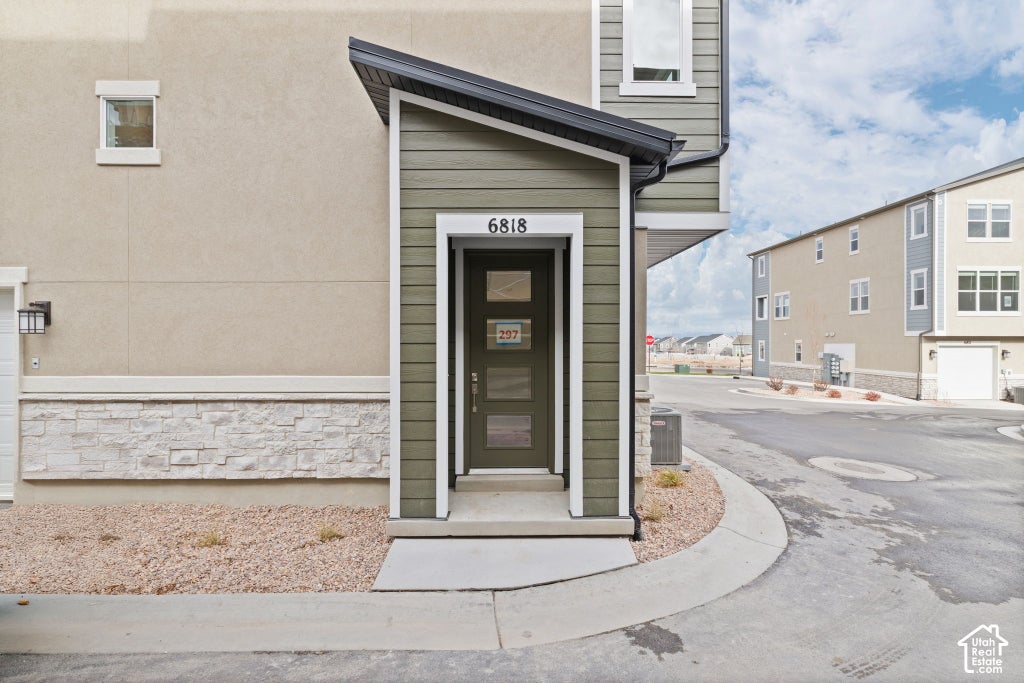 Photo of 6818 W HEART ROCK LN S #297, Herriman, UT 84096 (MLS # 2187226)