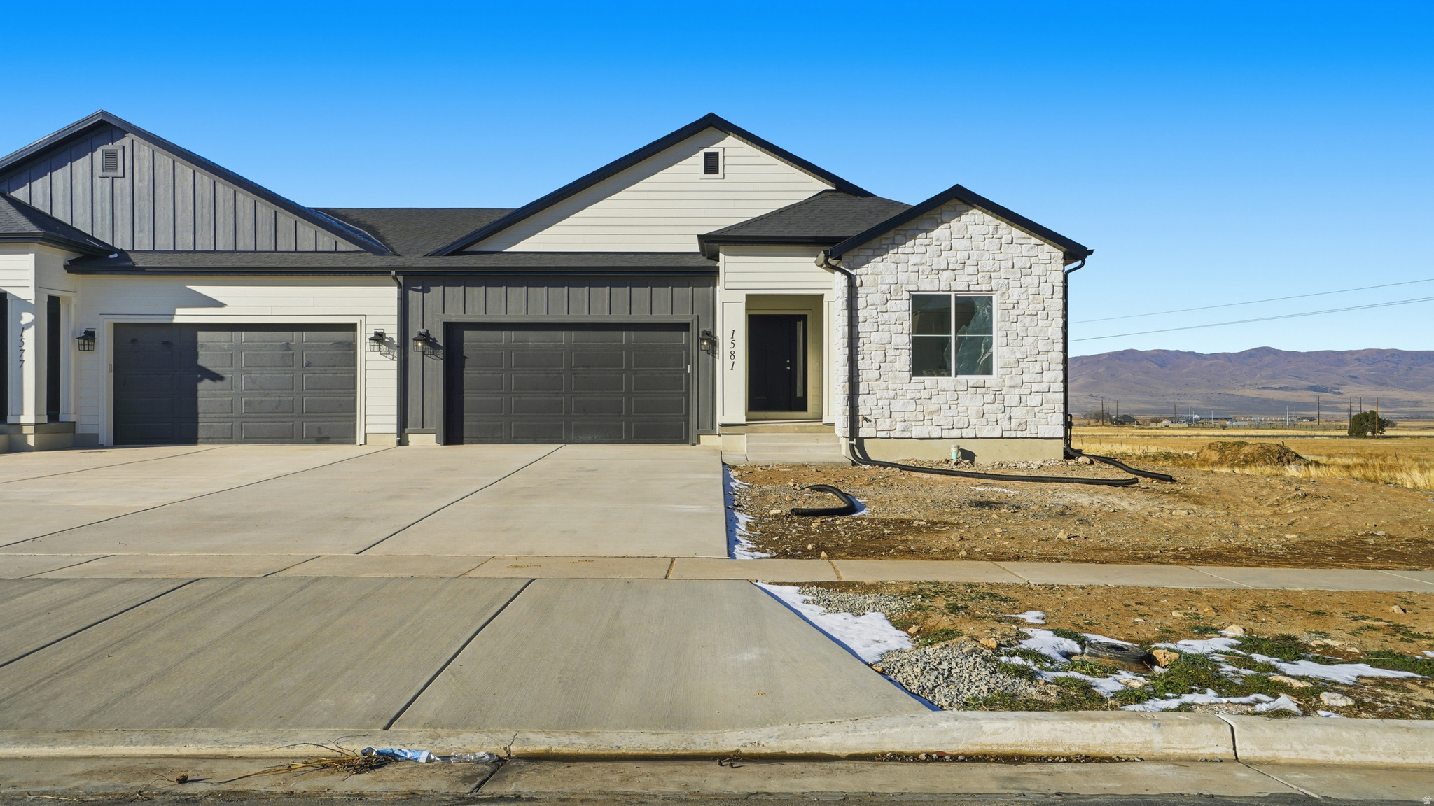 NORTHRIDGE ESTATES - Residential Income