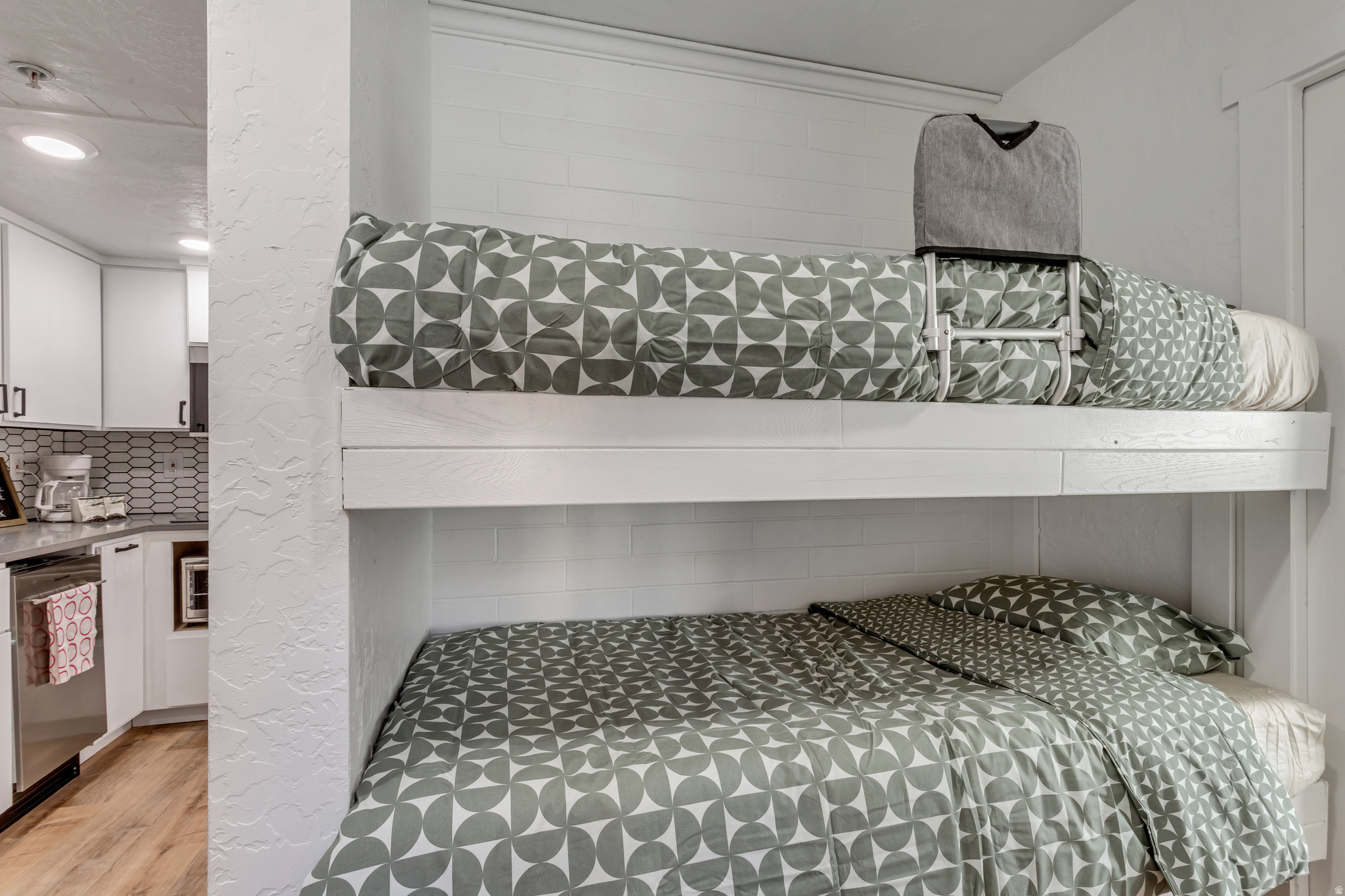 NEW CLAIM CONDOMINIU - Residential