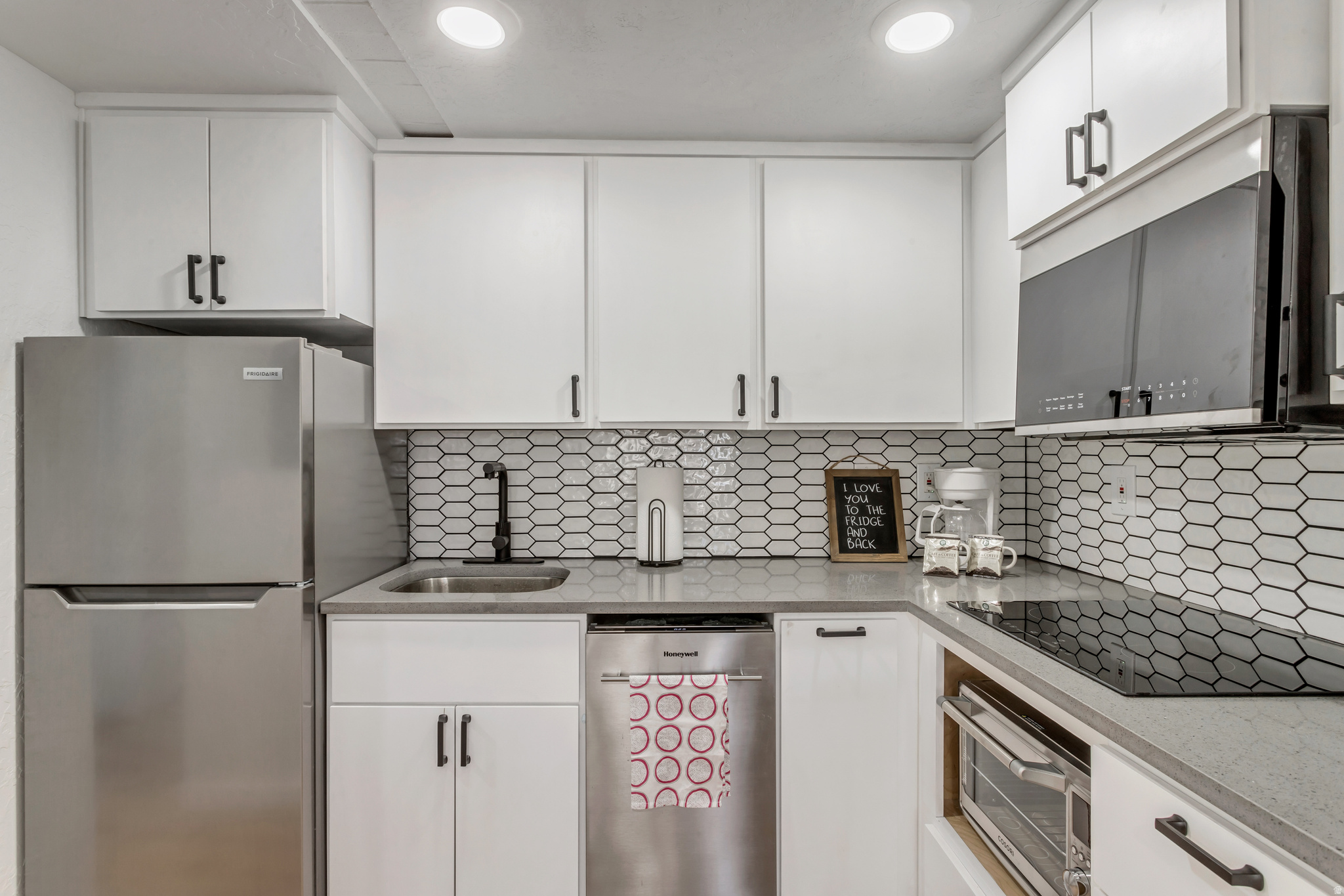 NEW CLAIM CONDOMINIU - Residential