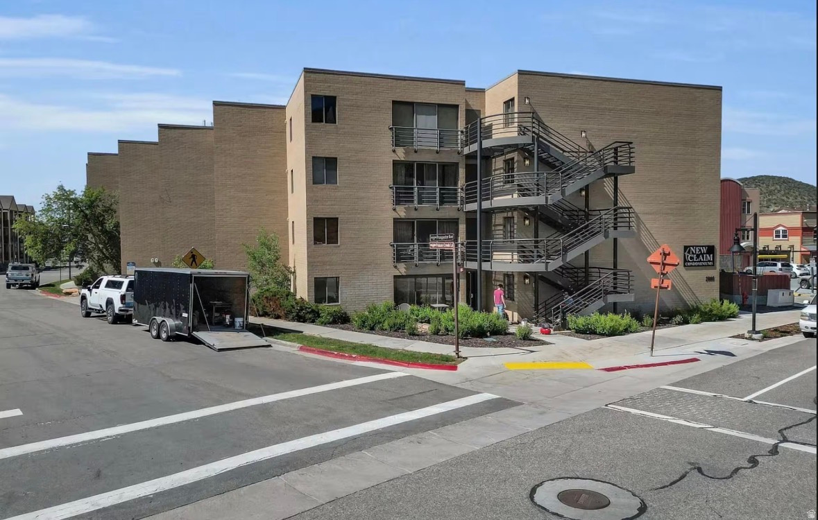 NEW CLAIM CONDOMINIU - Residential