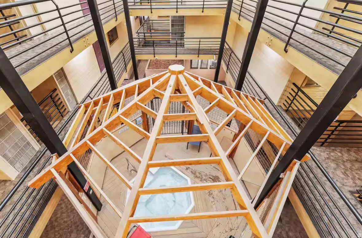 NEW CLAIM CONDOMINIU - Residential