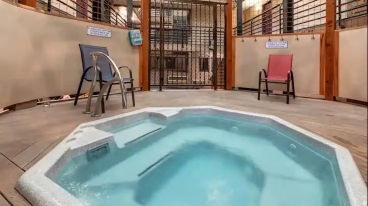 NEW CLAIM CONDOMINIU - Residential