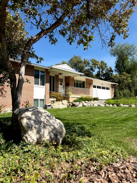 Tiny photo for 1087 E OXFORD DR, Kaysville, UT 84037 (MLS # 2185176)