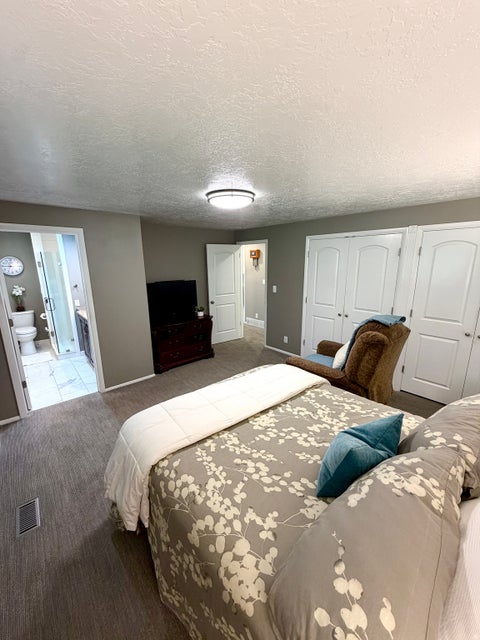 Tiny photo for 1087 E OXFORD DR, Kaysville, UT 84037 (MLS # 2185176)