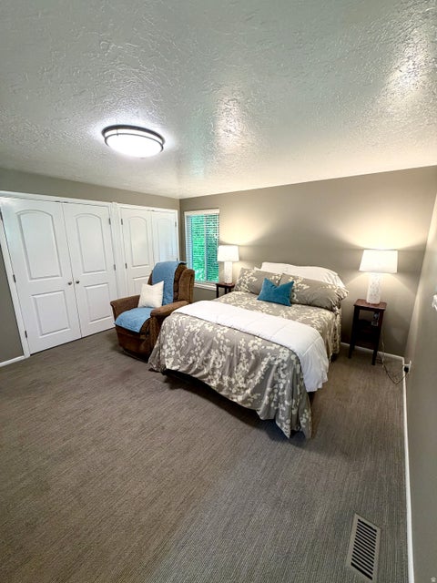 Tiny photo for 1087 E OXFORD DR, Kaysville, UT 84037 (MLS # 2185176)