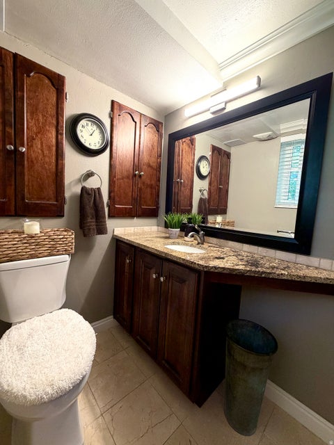 Tiny photo for 1087 E OXFORD DR, Kaysville, UT 84037 (MLS # 2185176)