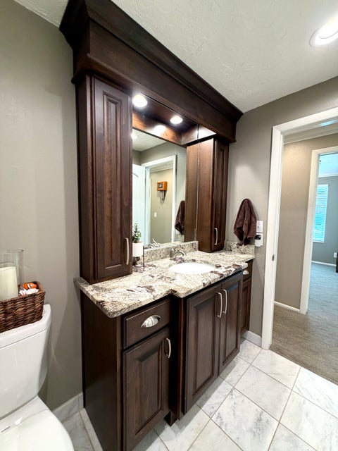 Tiny photo for 1087 E OXFORD DR, Kaysville, UT 84037 (MLS # 2185176)