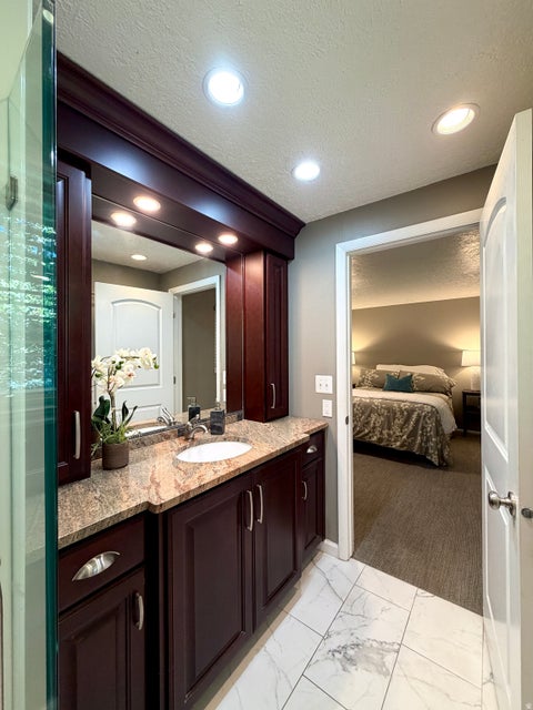 Tiny photo for 1087 E OXFORD DR, Kaysville, UT 84037 (MLS # 2185176)