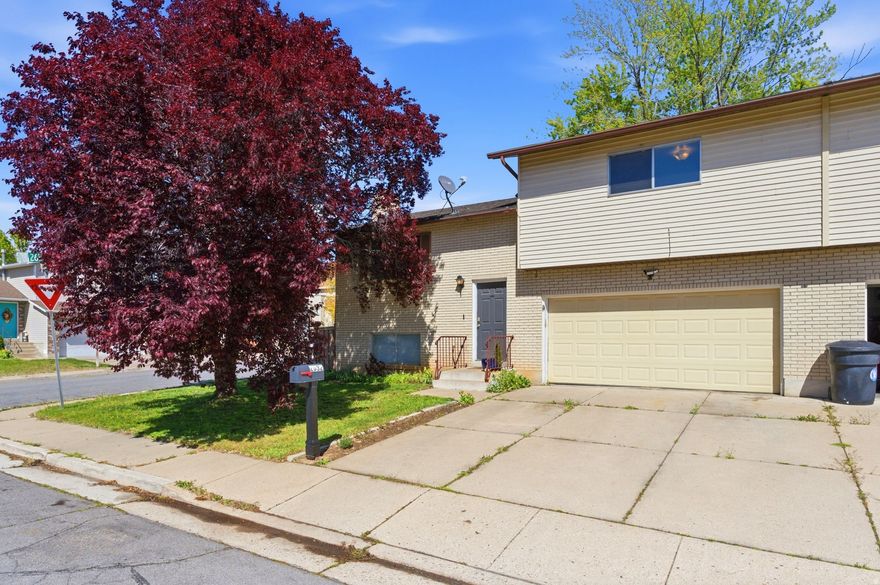 Situated on a spacious corner lot, this home offers large bedrooms, a generous deck perfect for relaxing or entertaining, and a prime location just minutes from shopping, freeway access, and Hill Air Force Base. Combining comfort, convenience, and outdoor living, this property is an excellent place to call home.