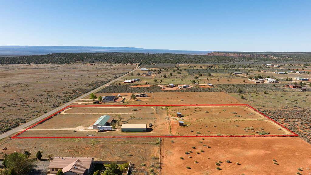 Photo of 1120 S BRYCE CANYON WAY, Kanab, UT 84741 (MLS # 2156830)