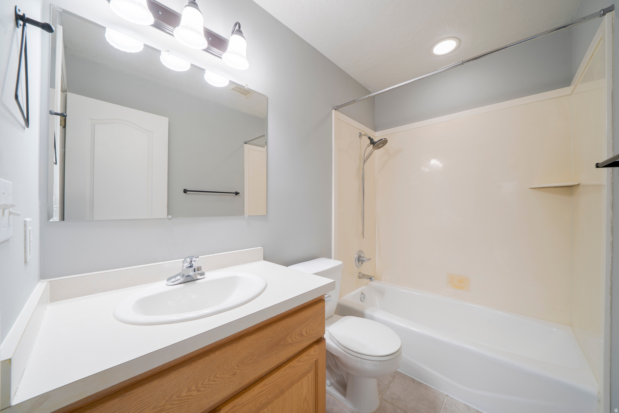 WILLOW GROVE CONDOMINIUMS - Residential