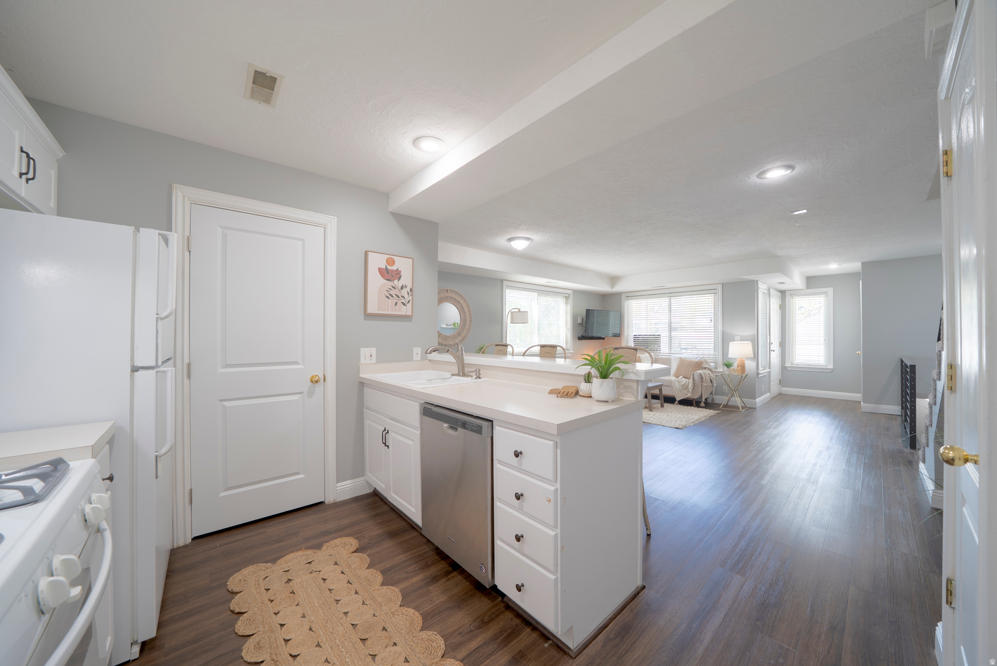 WILLOW GROVE CONDOMINIUMS - Residential