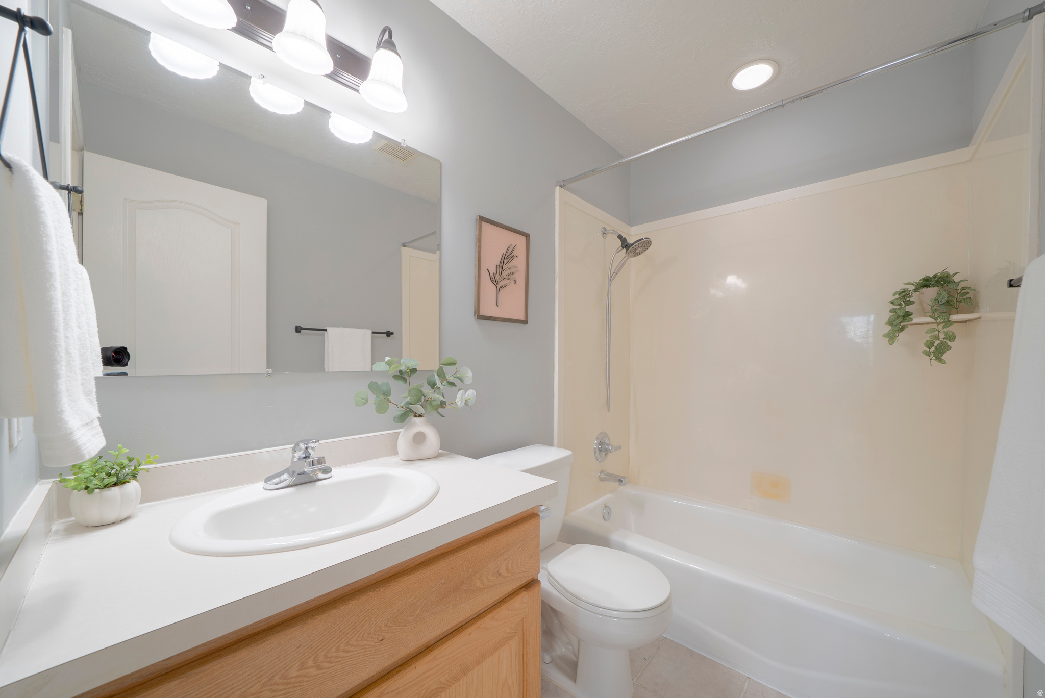 WILLOW GROVE CONDOMINIUMS - Residential