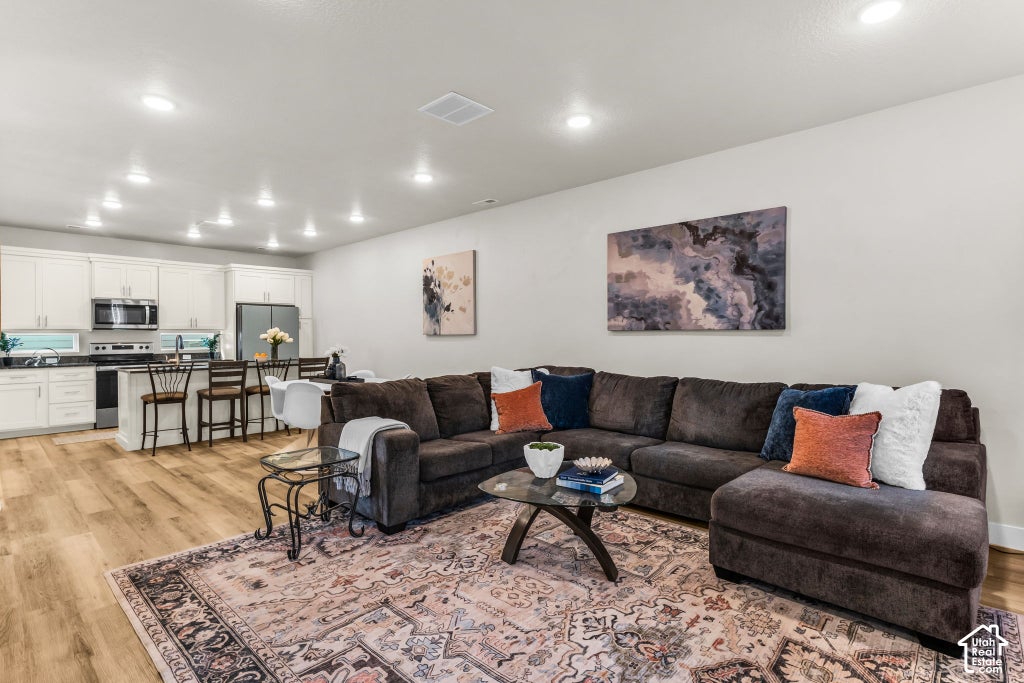 Photo of 653 S 450 E, Clearfield, UT 84015 (MLS # 2192922)