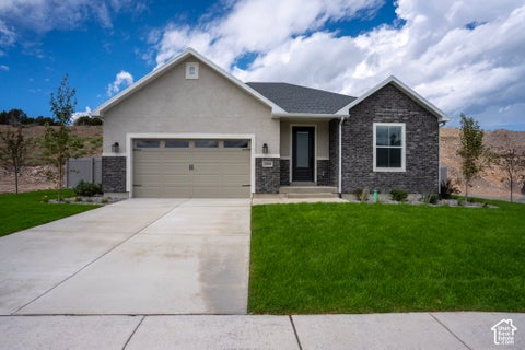 Photo of 1380 W VIEW DR, Santaquin, UT 84655 (MLS # 2193811)