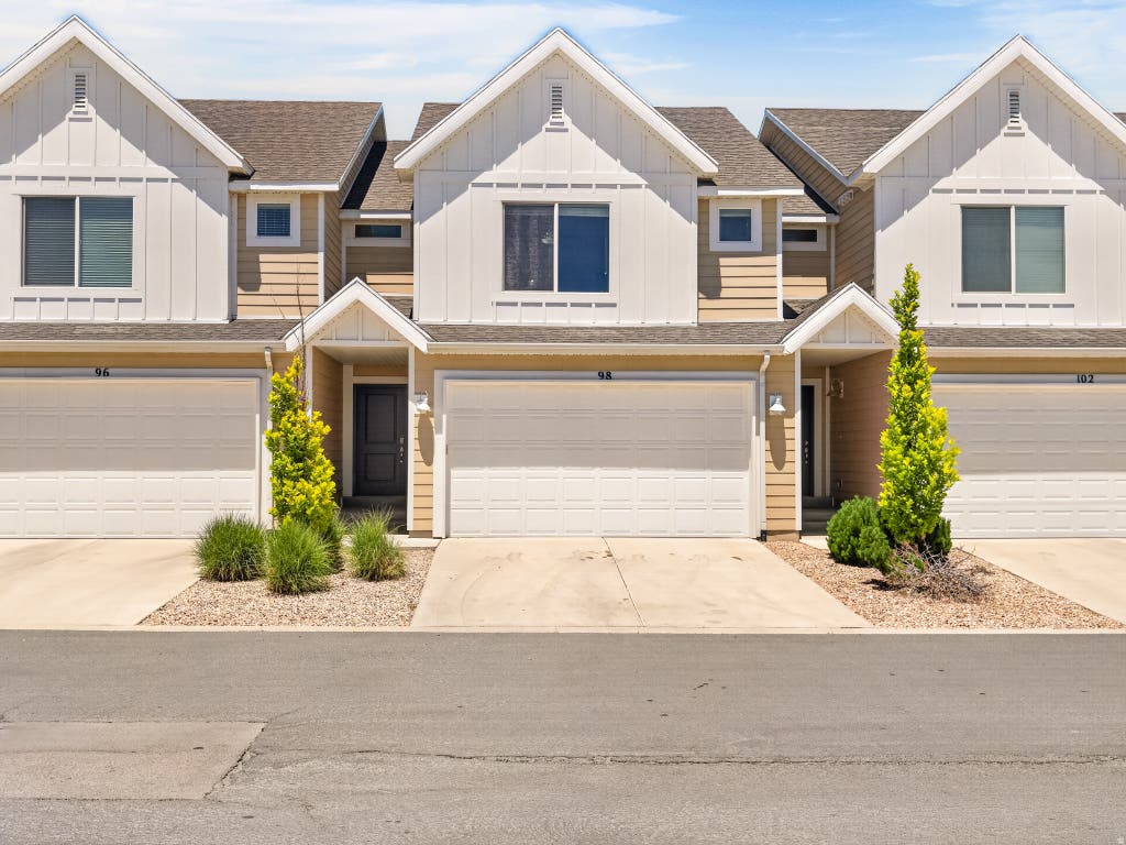 Photo of 98 E HARMONY CT, Saratoga Springs, UT 84045 (MLS # 2165974)
