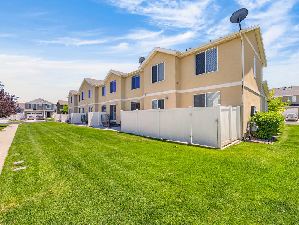 Photo of 98 E HARMONY CT, Saratoga Springs, UT 84045 (MLS # 2165974)