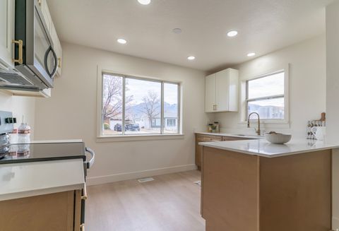 Tiny photo for 5766 E WOOD CIR, Murray, UT 84107 (MLS # 2125360)