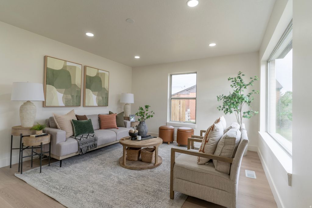 Photo of 5766 S WOOD CIR, Murray, UT 84107 (MLS # 2125360)