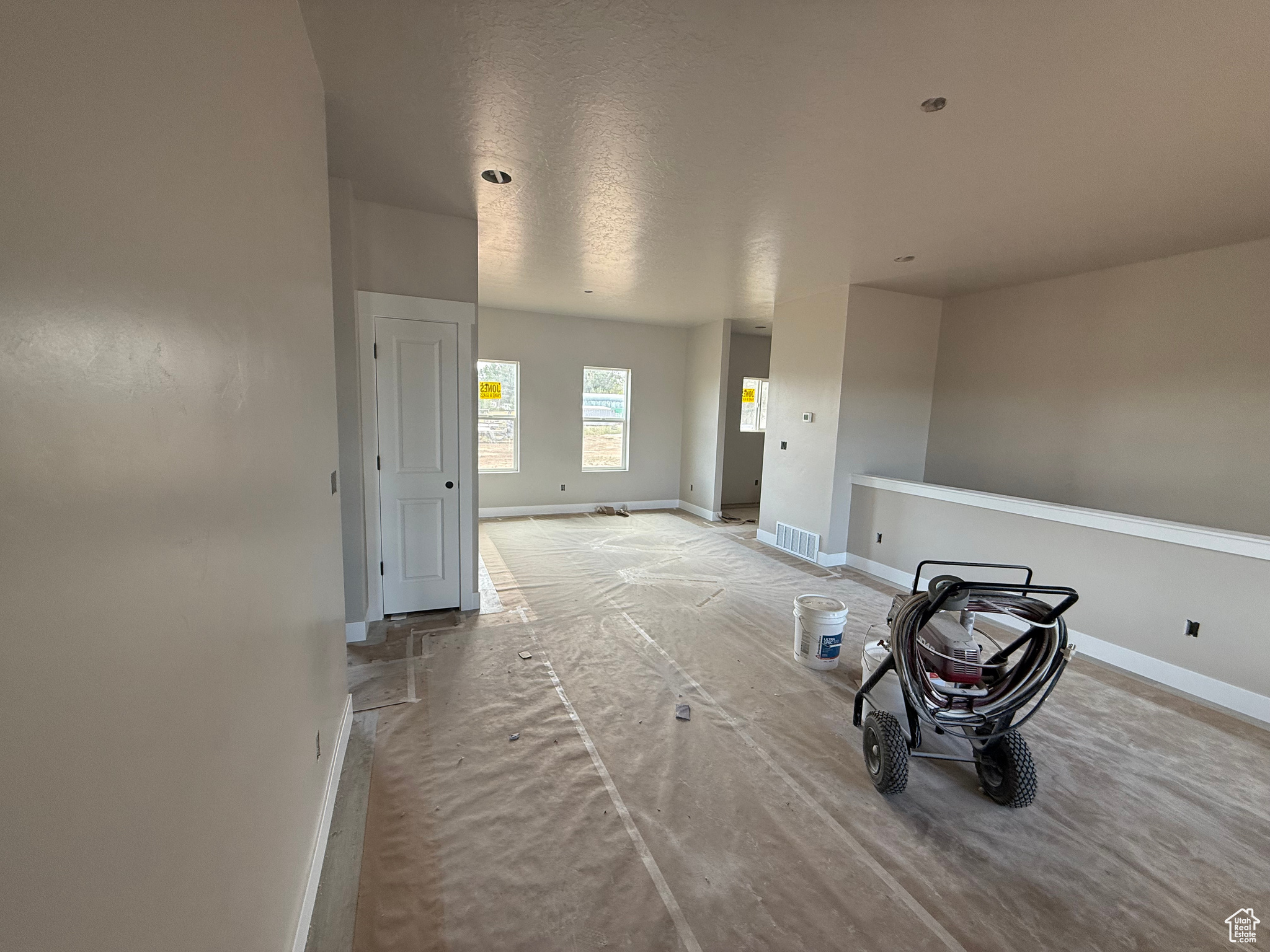 KRYSTAL CORNER - Residential