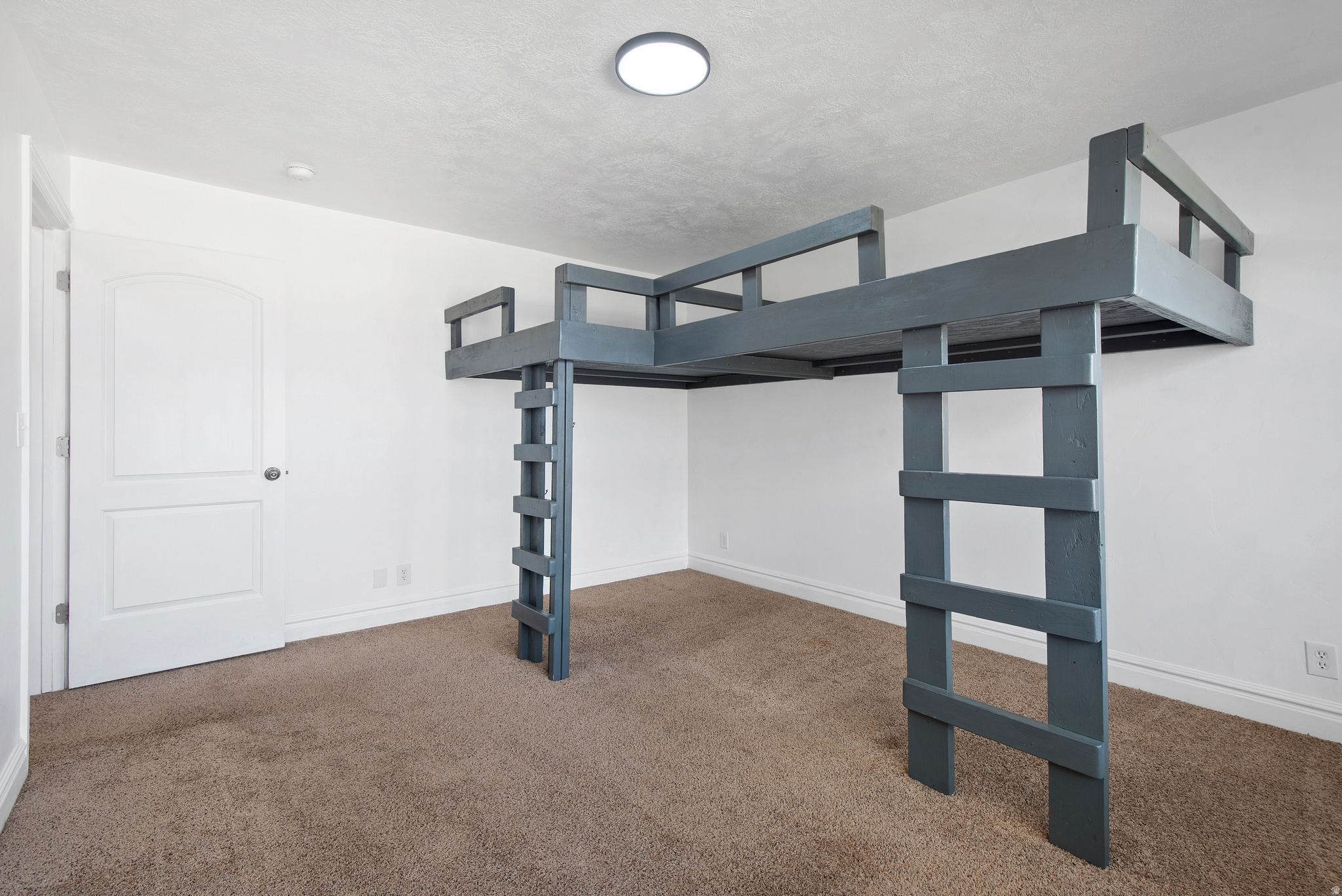 SOUTH WILLOW RANCHES - Residential