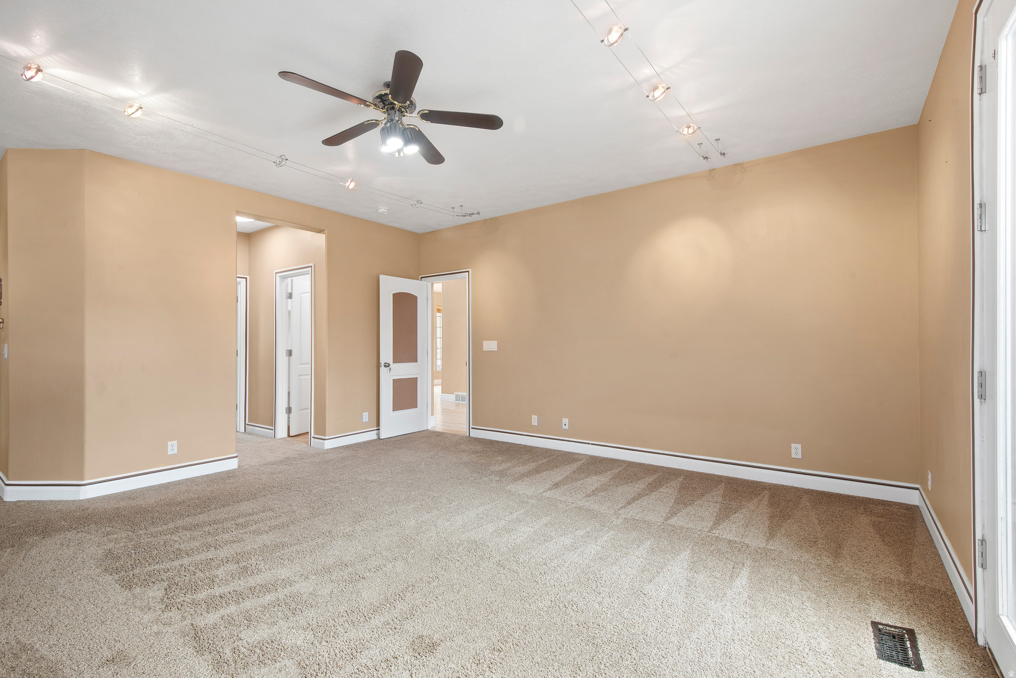 SOUTH WILLOW RANCHES - Residential