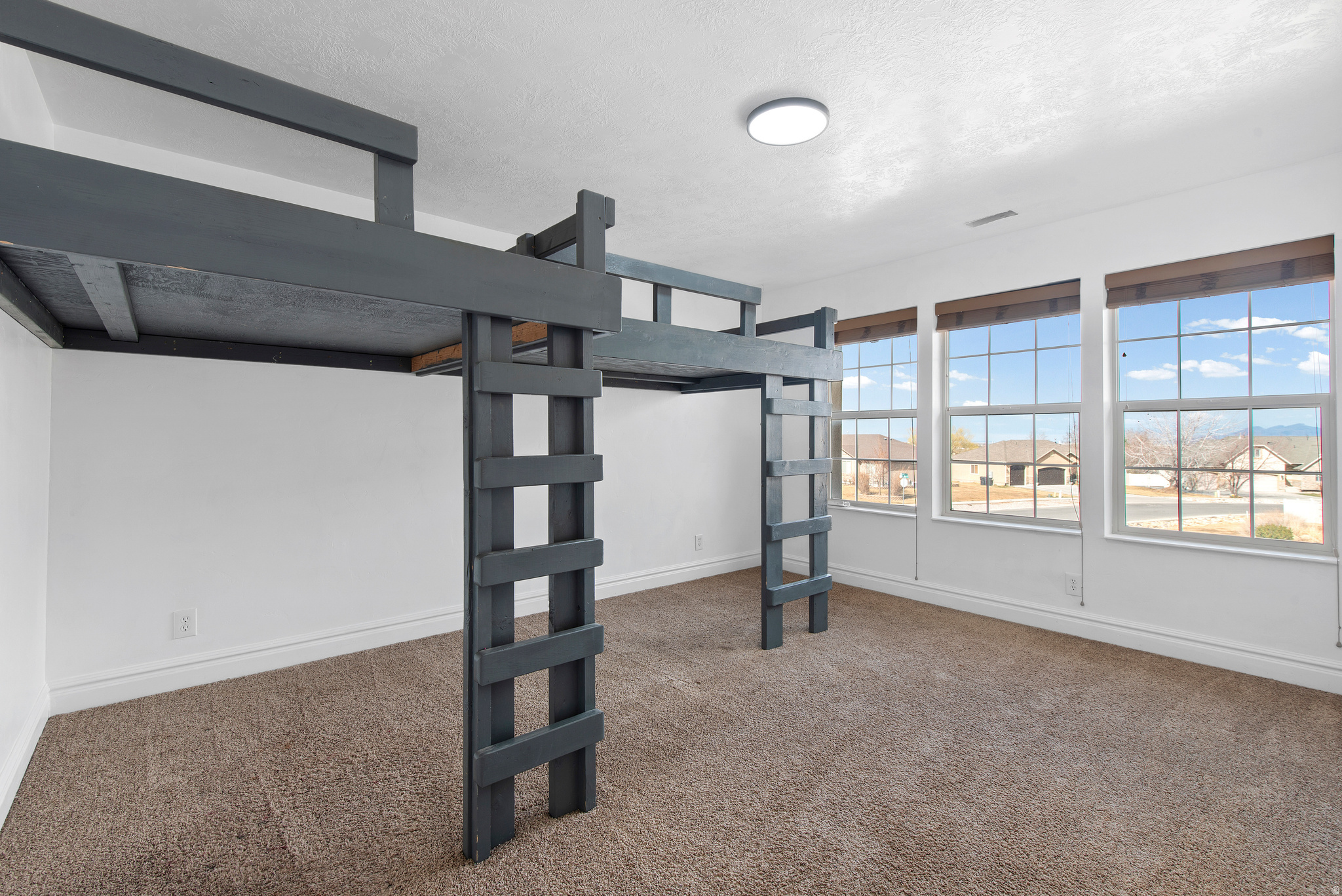 SOUTH WILLOW RANCHES - Residential