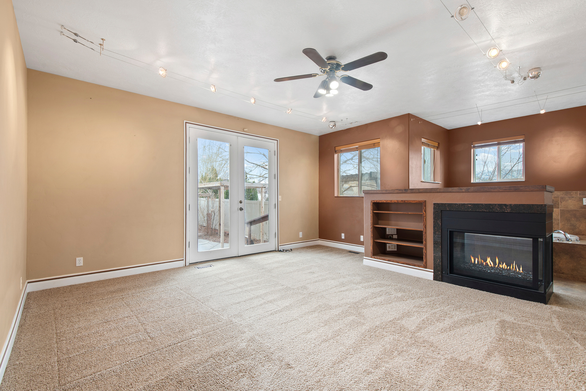 SOUTH WILLOW RANCHES - Residential