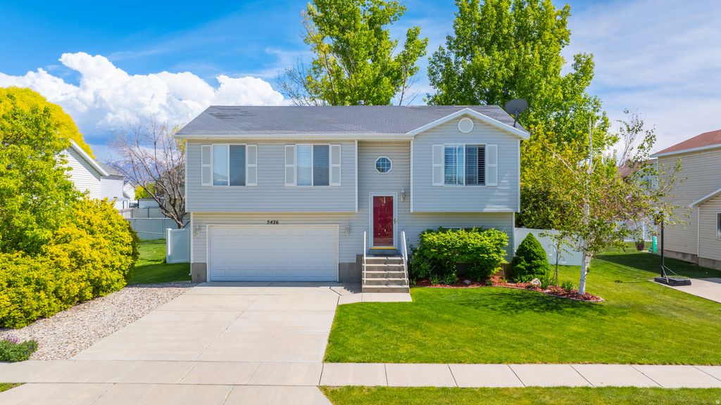 Photo of 5426 S 4175 W, Roy, UT 84067 (MLS # 2156755)