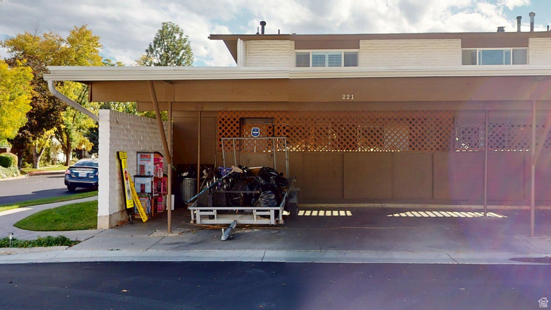 THREE FOUNTAINS - Residential