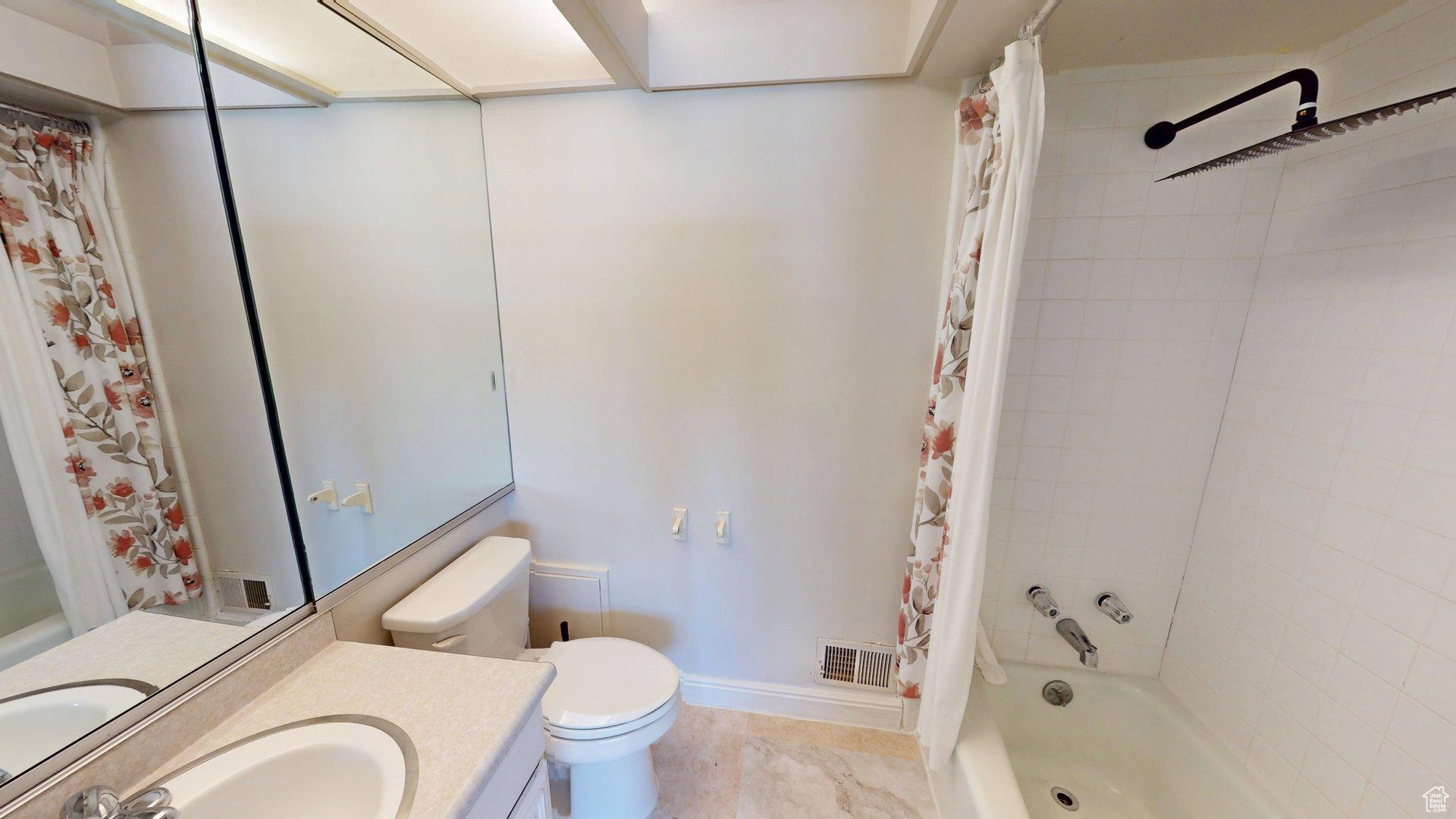 THREE FOUNTAINS - Residential