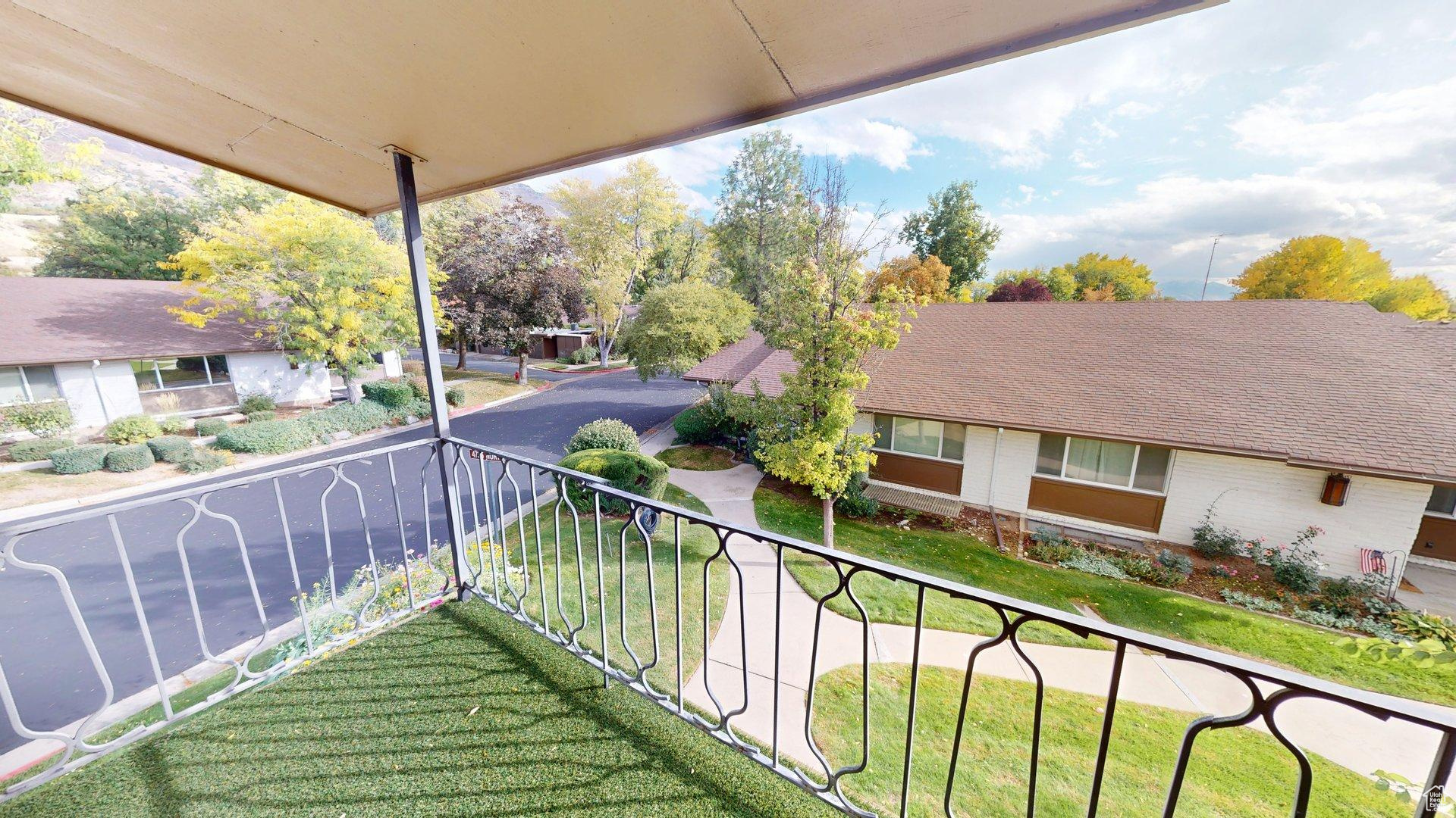 THREE FOUNTAINS - Residential