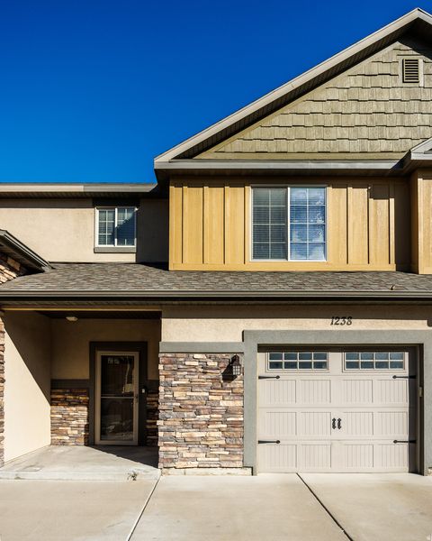 Photo of 1238 N BAYCREST DR E, Saratoga Springs, UT 84045 (MLS # 2158988)