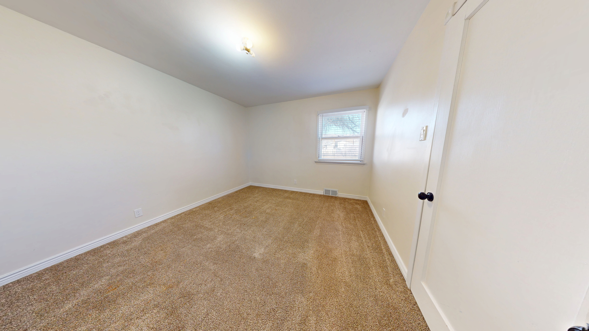 PARKDALE TWS; N 77 FT; W 150 FT; S 77 FT; E 150 FT - Residential