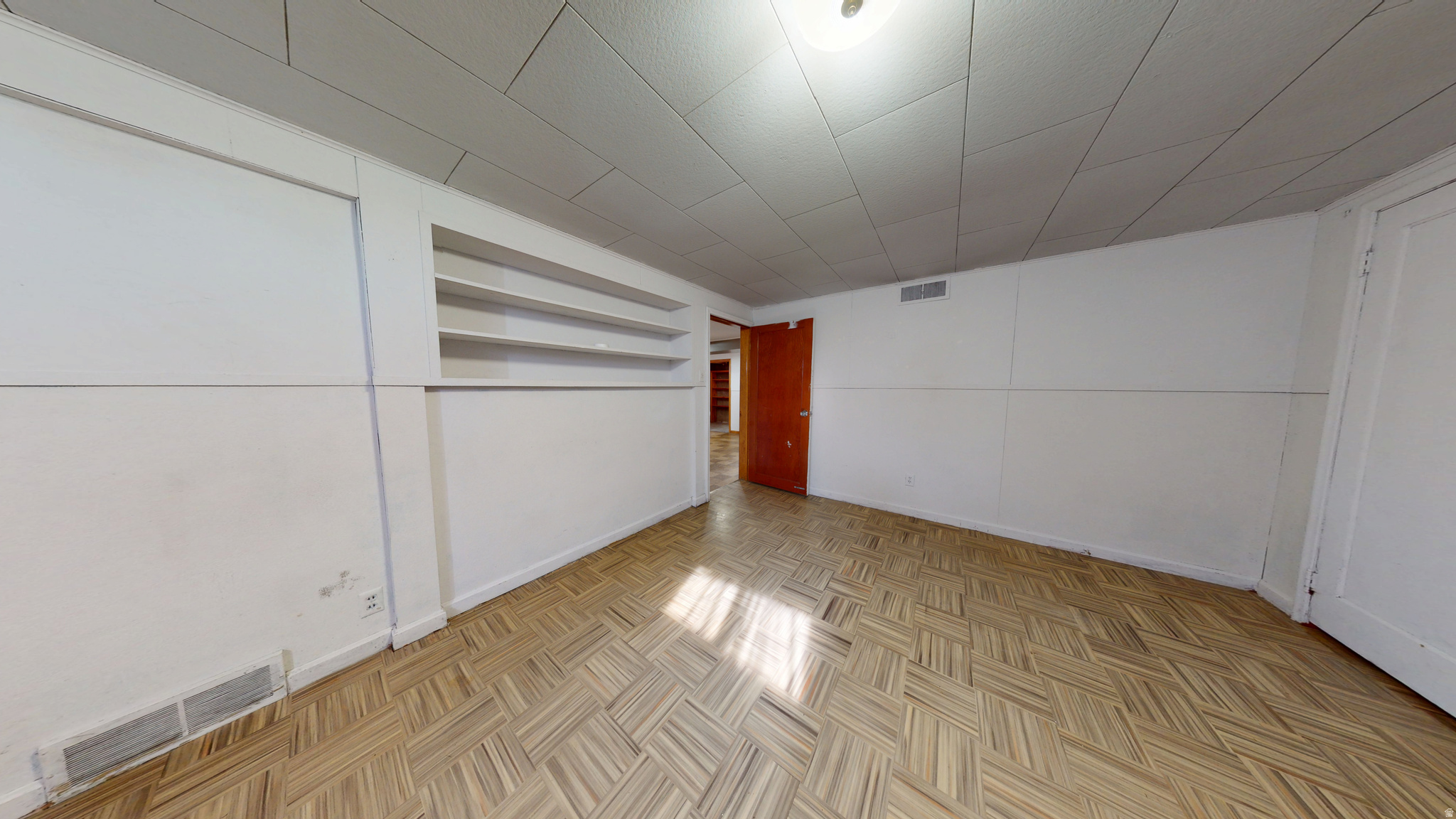 PARKDALE TWS; N 77 FT; W 150 FT; S 77 FT; E 150 FT - Residential