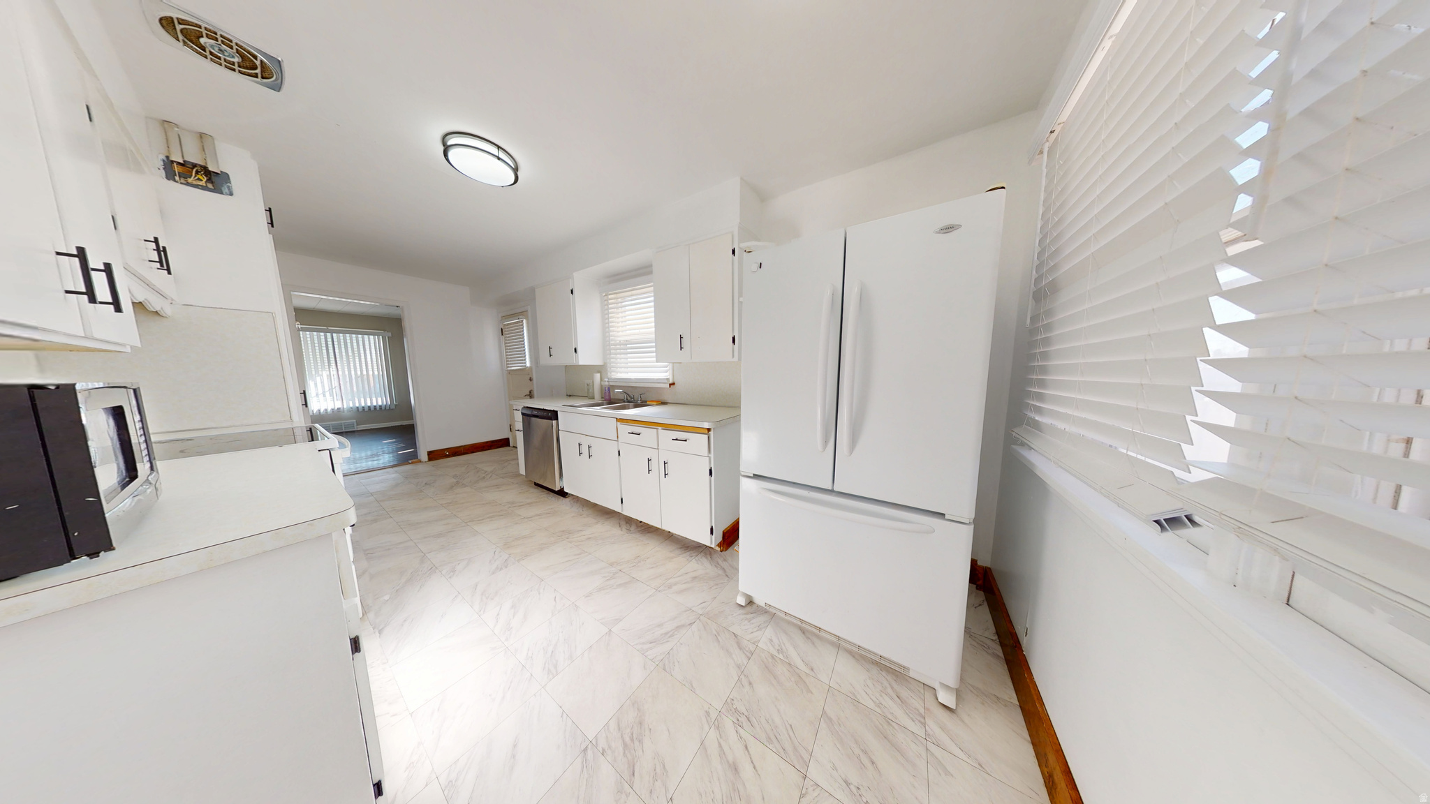 PARKDALE TWS; N 77 FT; W 150 FT; S 77 FT; E 150 FT - Residential