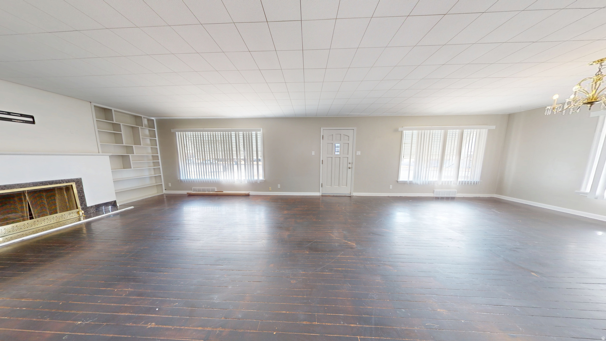 PARKDALE TWS; N 77 FT; W 150 FT; S 77 FT; E 150 FT - Residential