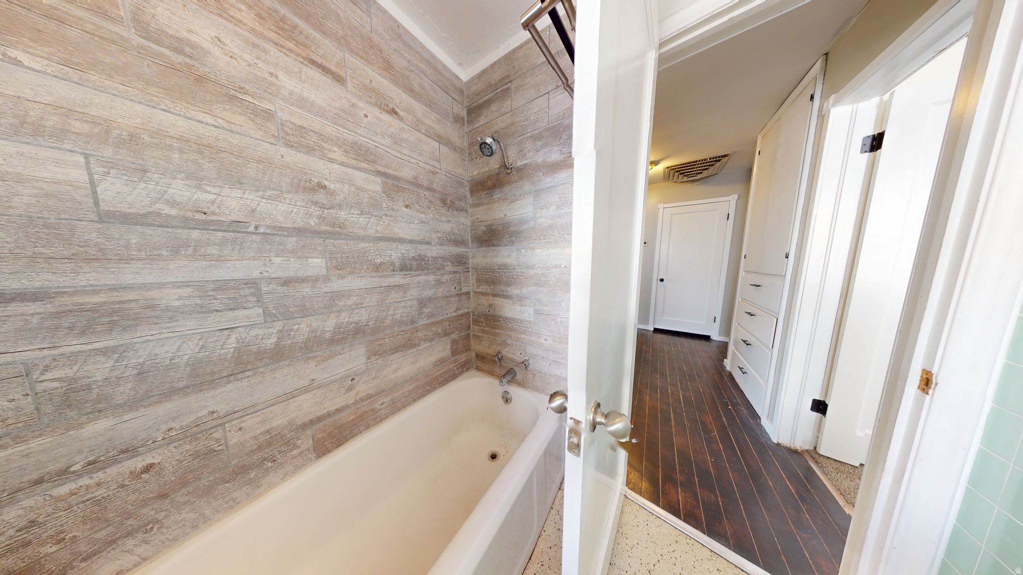 PARKDALE TWS; N 77 FT; W 150 FT; S 77 FT; E 150 FT - Residential