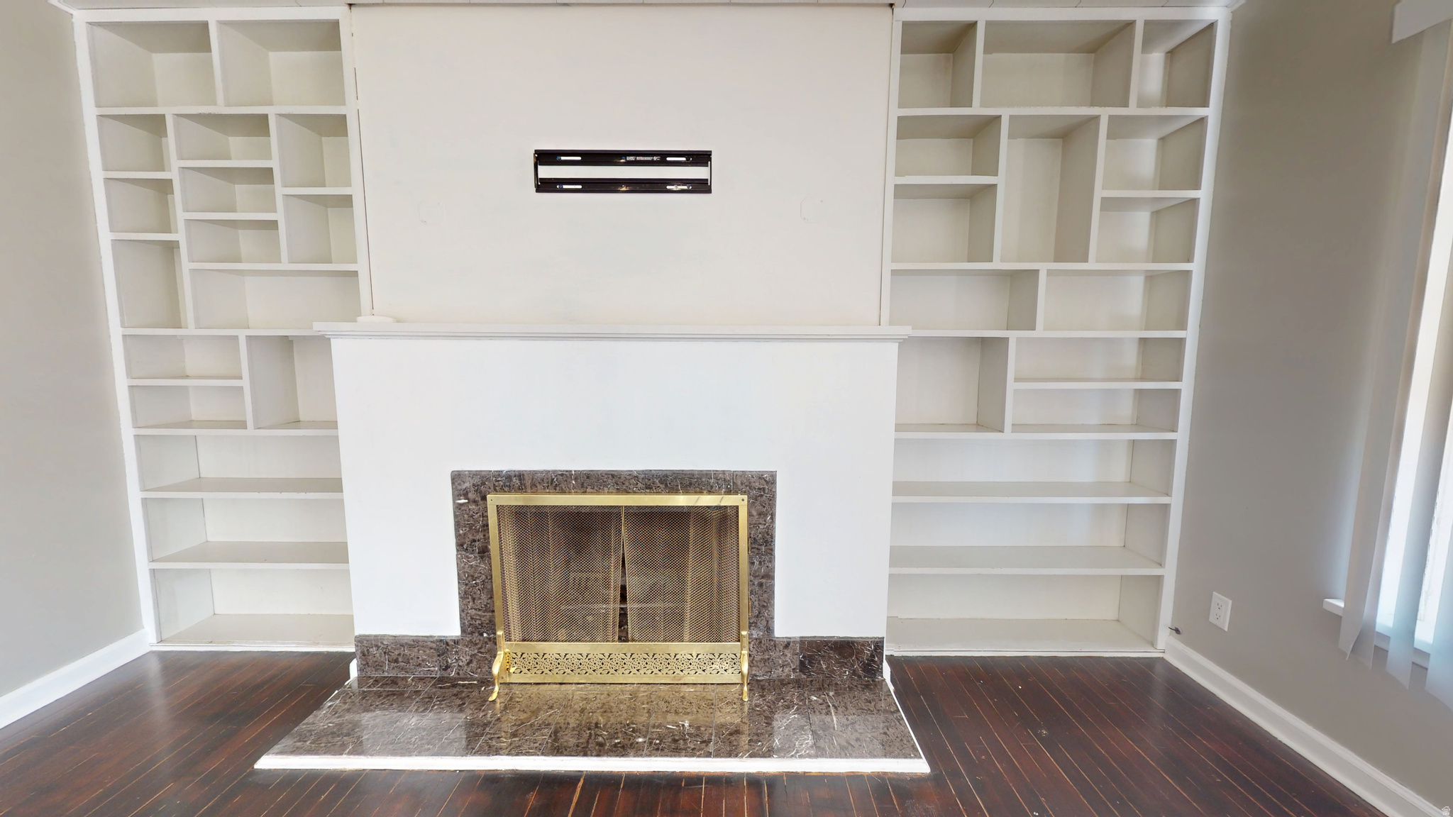 PARKDALE TWS; N 77 FT; W 150 FT; S 77 FT; E 150 FT - Residential