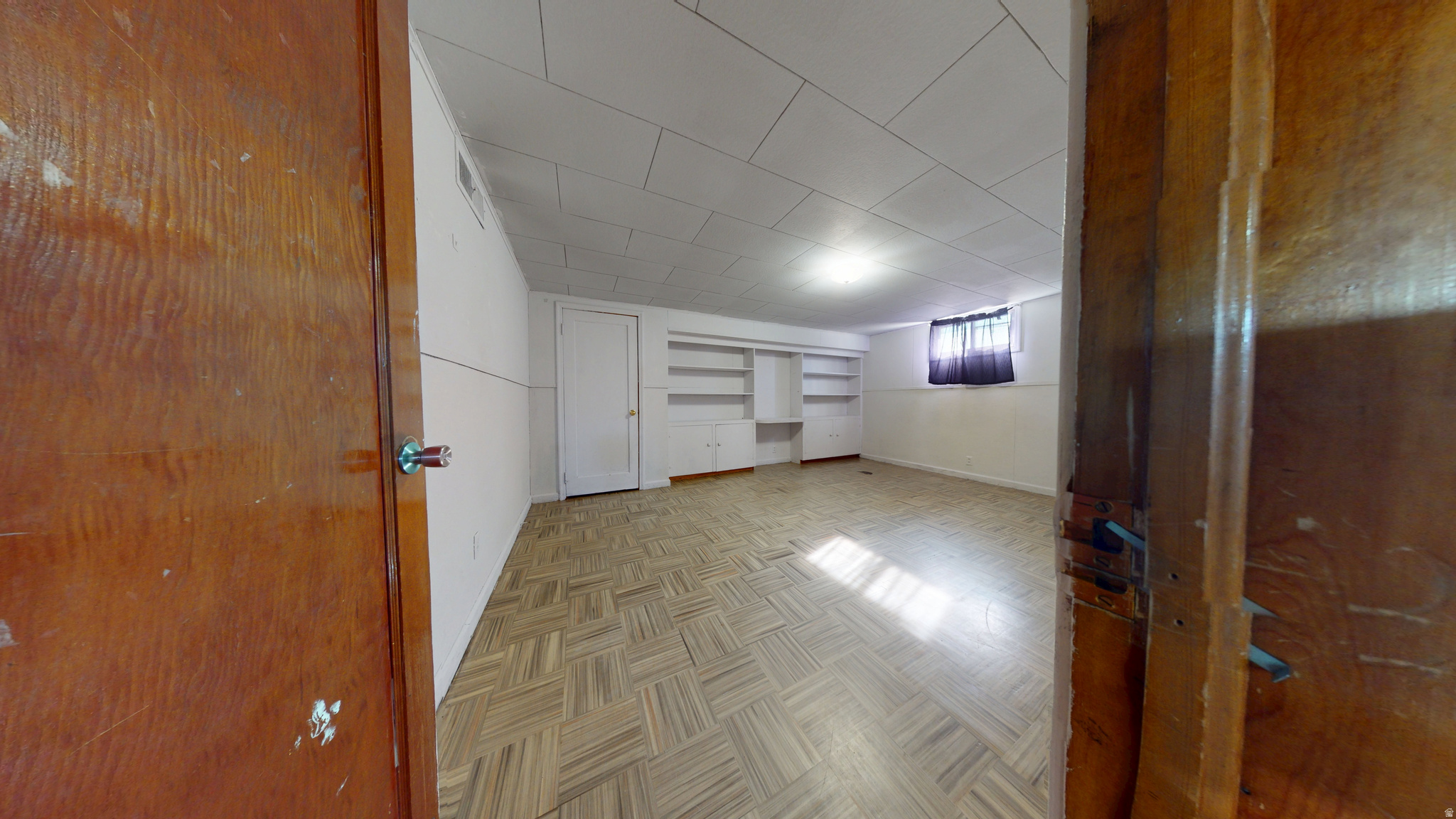 PARKDALE TWS; N 77 FT; W 150 FT; S 77 FT; E 150 FT - Residential