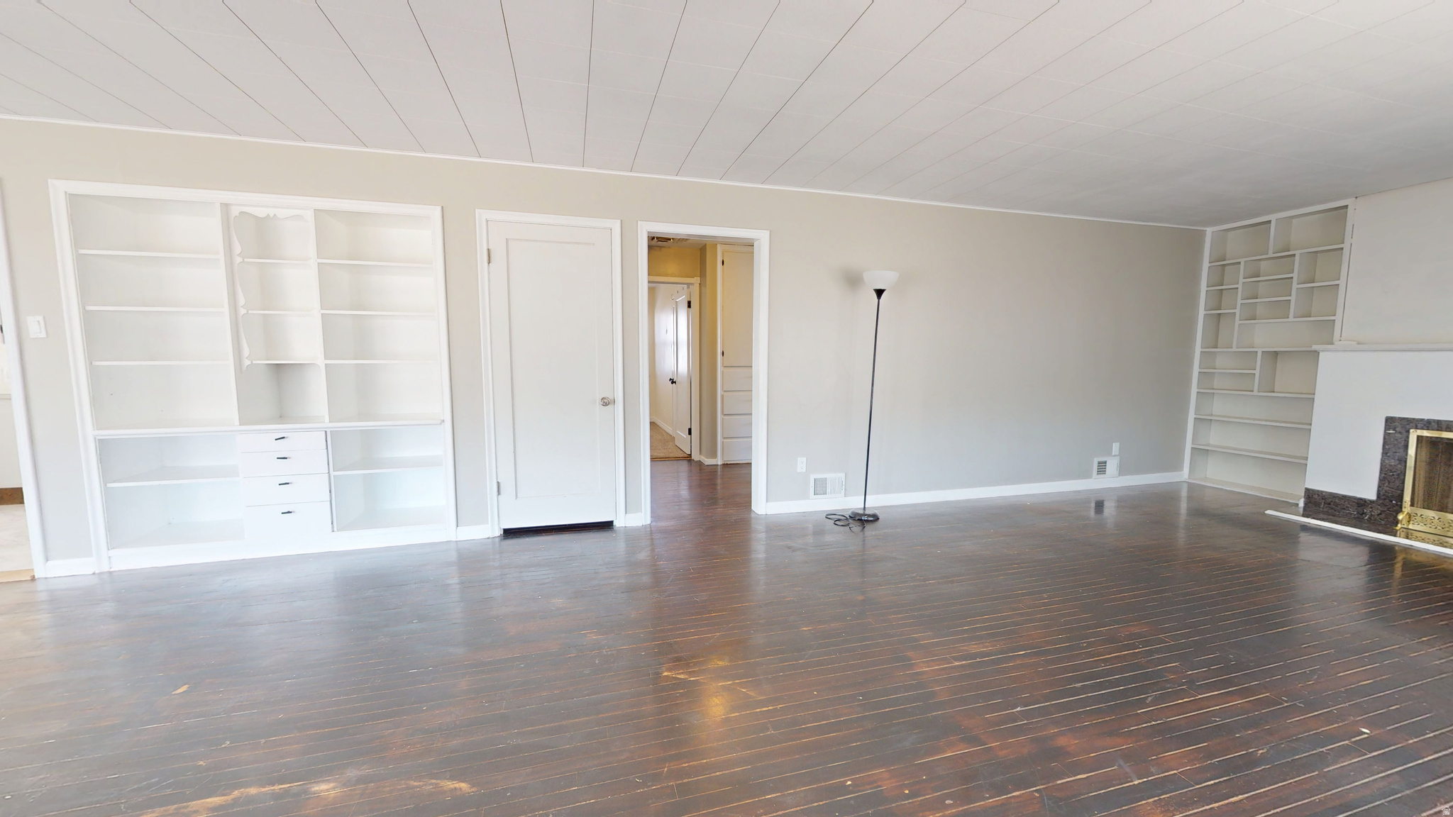 PARKDALE TWS; N 77 FT; W 150 FT; S 77 FT; E 150 FT - Residential