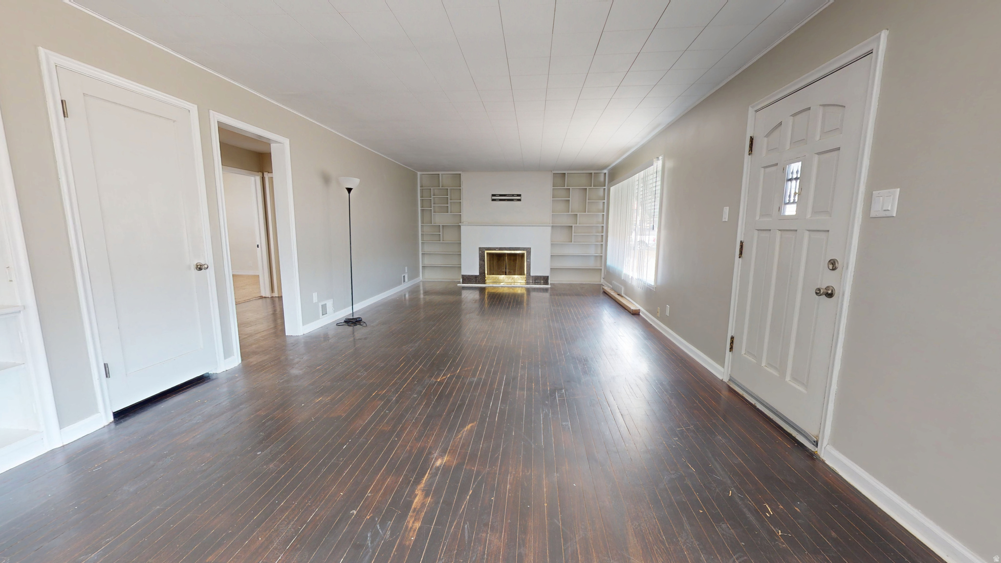 PARKDALE TWS; N 77 FT; W 150 FT; S 77 FT; E 150 FT - Residential